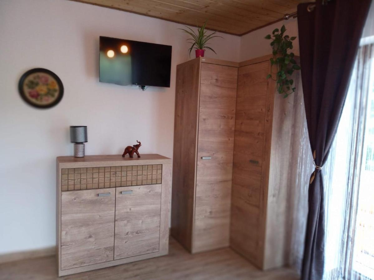 Domki W Bieszczadzkiej Dolinie Ustrzyki Dolne Bagian luar foto
